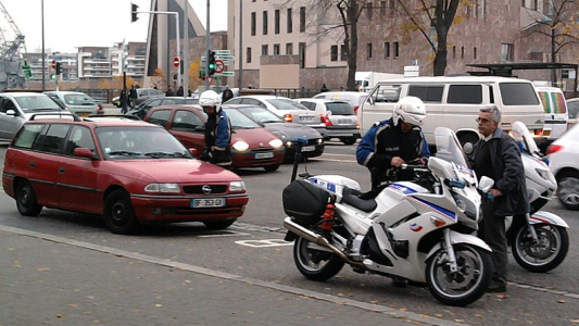 Route : interdiction de signaler les contrôles de police