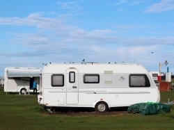 Le Maire de Mandelieu ordonne l'évacuation d'urgence et sous 24 heures du terrain occupé par les Gens du voyage