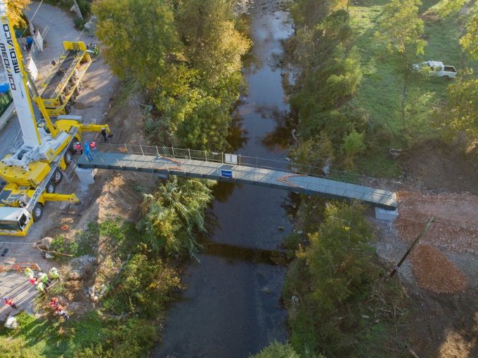 La passerelle piétonne de