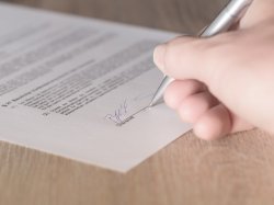 Faut-il modifier le contrat de travail en cas de demande de remplacement temporaire ?