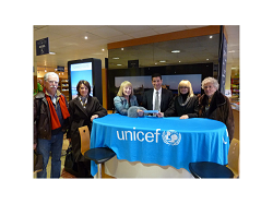 Le Palais des Festivals et des Congrès de la ville de Cannes fidèle à l'UNICEF