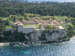 CANNES : Un projet pour le Fort Royal ?