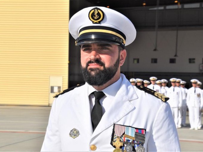 A Hyères, le capitaine de