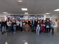 Remise des tablettes numériques à destination des professeurs du Collège de La Sine à Vence