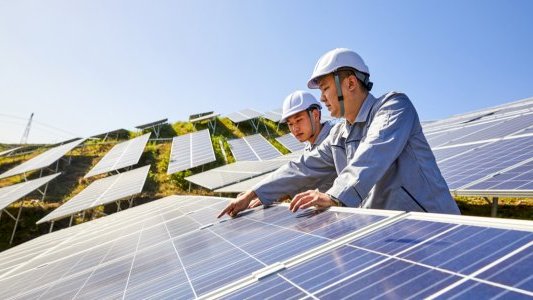 L'emploi dans le secteur des énergies renouvelables continue de croître dans le monde