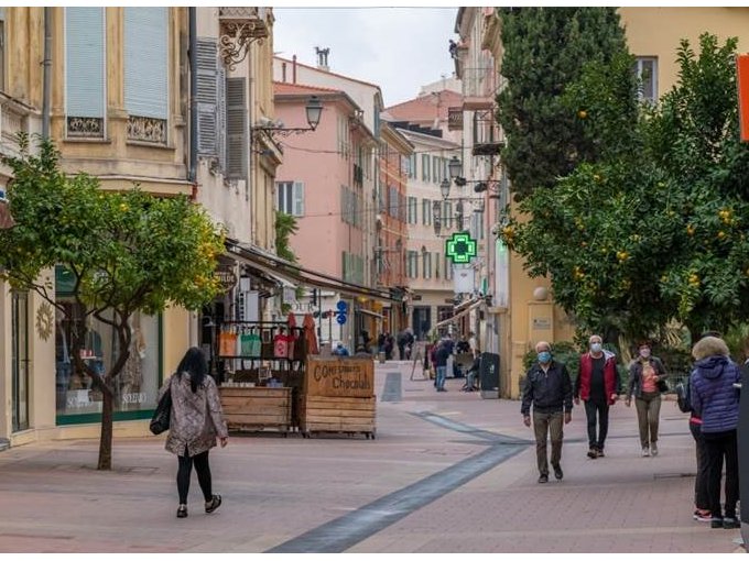 A Menton, le maire (...)