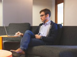 Travail indépendant et salariat : la frontière est parfois mince !