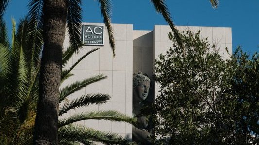 L'AC Hotel Nice reçoit la Clef Verte en récompense de sa bonne gestion environnementale 