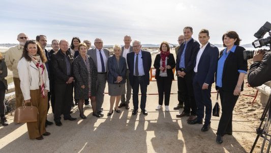 À Hyères, protection du tombolo ouest et de la route du sel