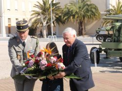  A Hyères, les anciens artilleurs en ordre de marche