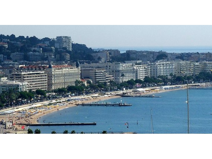 CANNES : Création d'un