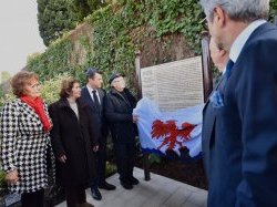 Dévoilement du Mur des Déportés à la Colline du Château à Nice