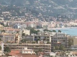 Se loger dans les Alpes-Maritimes à 20 ans, 40 ans, 60 ans, 80 ans