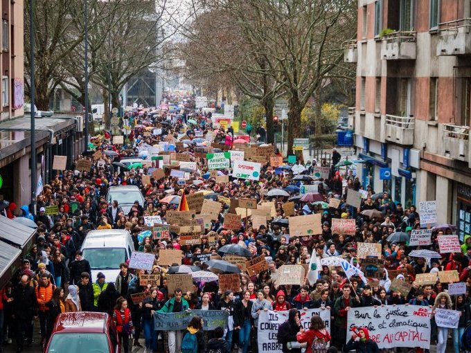 Droit de manifester (...)