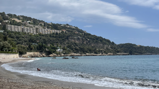 Constructions illicites en surplomb de la plage de la Mala et à Eze : des peines significatives pour les propriétaires 