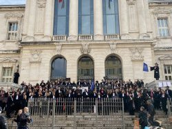 Marseillaise, chants ironiques repris en choeur, les Avocats niçois haussent le ton