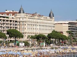 Constitution de l'Association des Etablissements Balnéaires de la Croisette (A.E.B.C) réunissant plus de 20 professionnels - CANNES