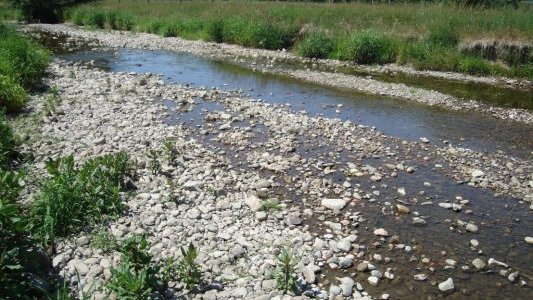 Sécheresse estivale : Anticiper le risque de manque d'eau, l'agence de l'eau accompagne les territoires