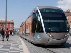 Des Tram' en renfort pendant les week-ends des fêtes de Noël à Nice