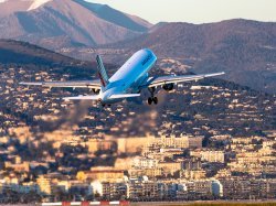 Aéroport Nice Côte d'Azur : Un lent redécollage