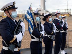 Dernière rentrée des couleurs de la frégate antiaérienne Jean Bart