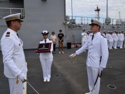 A Toulon, un nouveau commandant pour la flottille amphibie