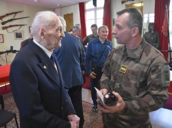 A Hyères, le colonel Pierre Thomas honoré par ses pairs