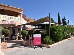 A La Londe-les-Maures, La Cigale, gastronomie et cave à manger