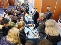 A Hyères, plusieurs centaines de collégiens au Forum des Métiers